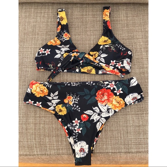 NWOT Floral Bikini - Picture 2 of 7